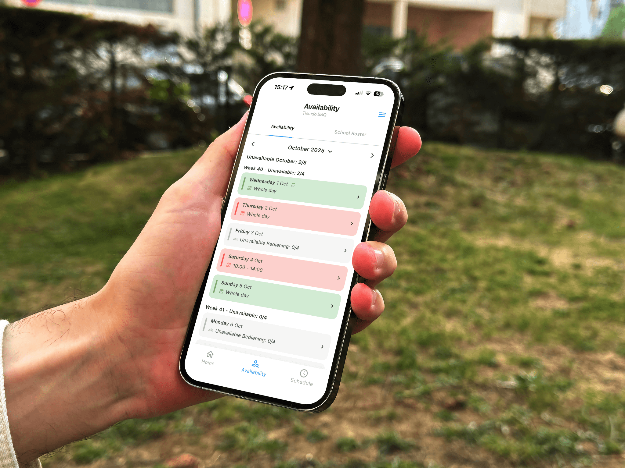 Campingteam mit Studenten und Saisonkräften, deren Vertragsstunden und Stunden zentral in Tiemdo verwaltet werden